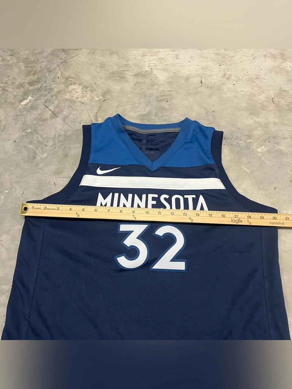 NBA Minnesota Timberwolves Towns #32 Jersey Sz Youth Large